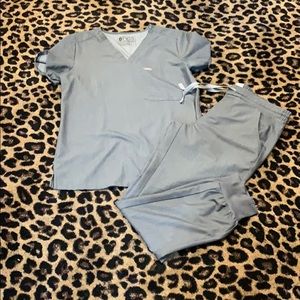 Excellent condition  Heathered Grey Figs!